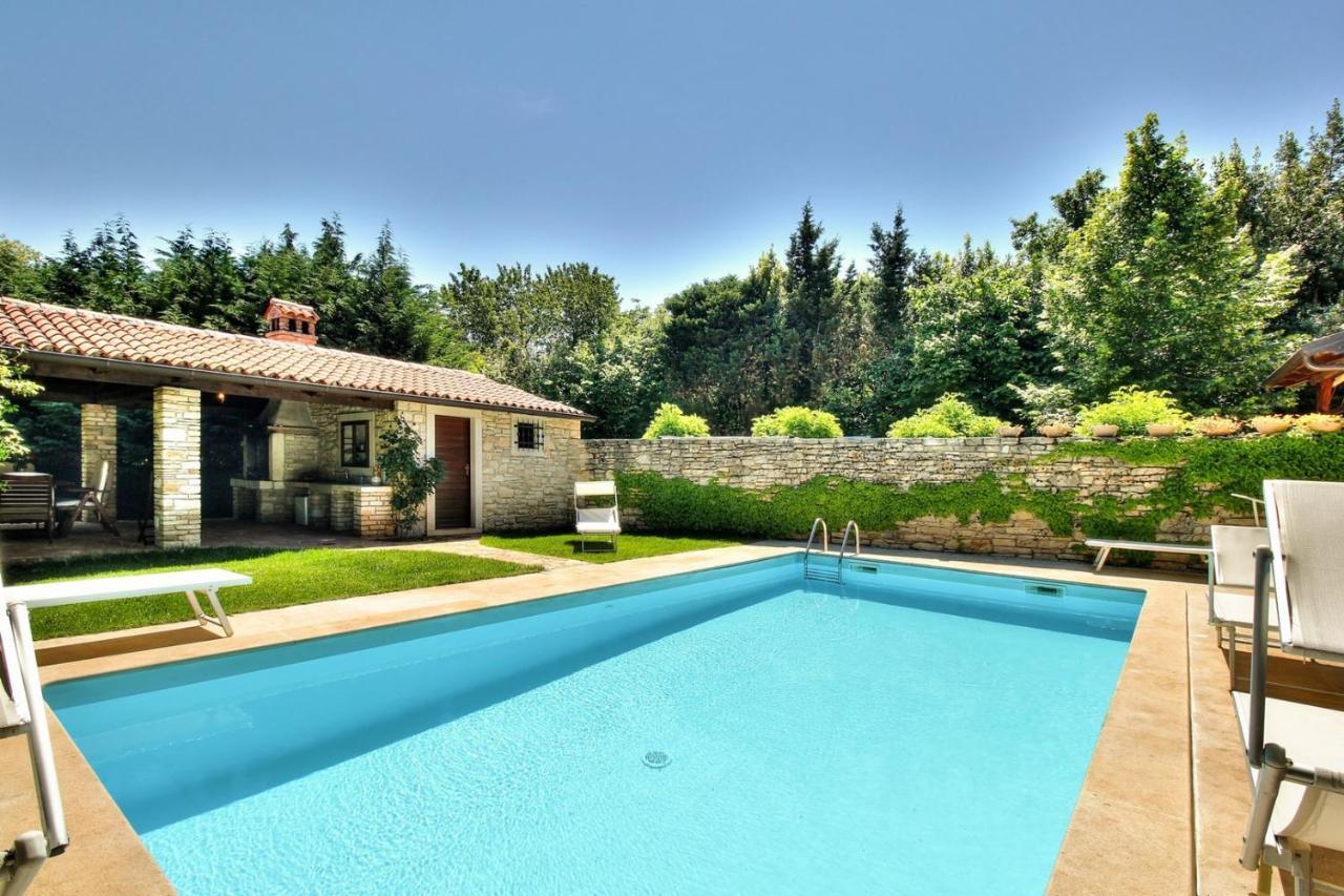 Villa Anthony With 3 Bedroom And Private Pool Near Umag Materada Buitenkant foto