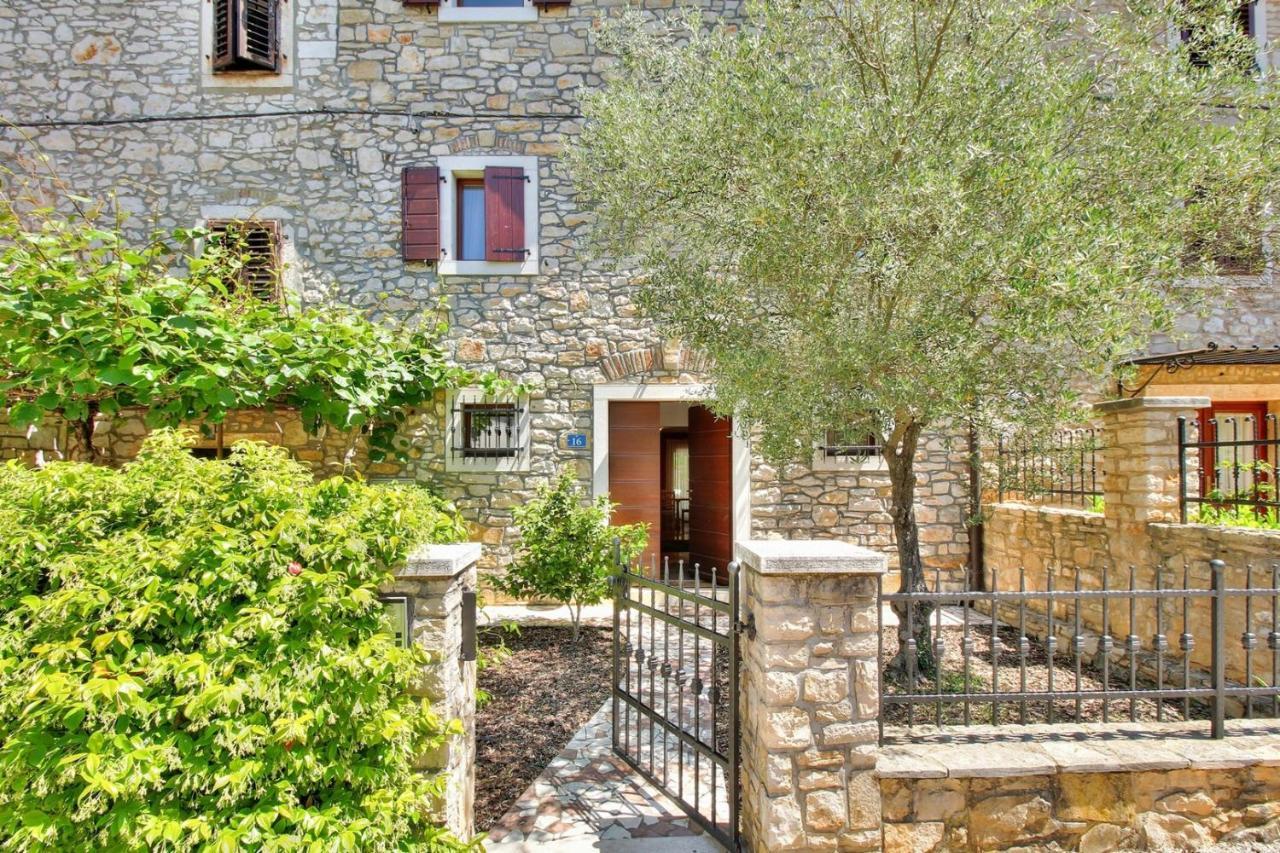 Villa Anthony With 3 Bedroom And Private Pool Near Umag Materada Buitenkant foto